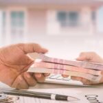 Kredyt „frankowy” a kredyt w euro / dolarach – co powinni wiedzieć posiadacze tych zobowiązań?